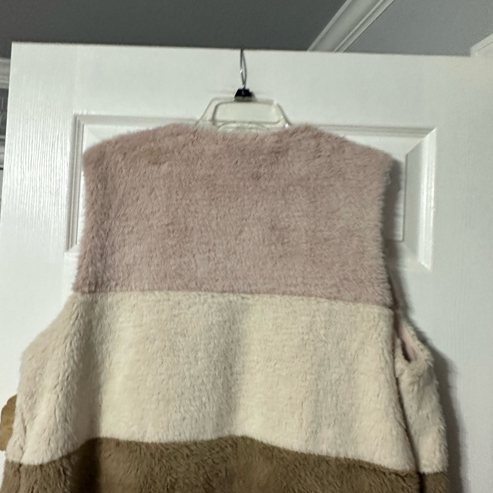 Altar'd State Soft Neoplitan Colorblock Fuzzy Vest - Picture 10 of 16